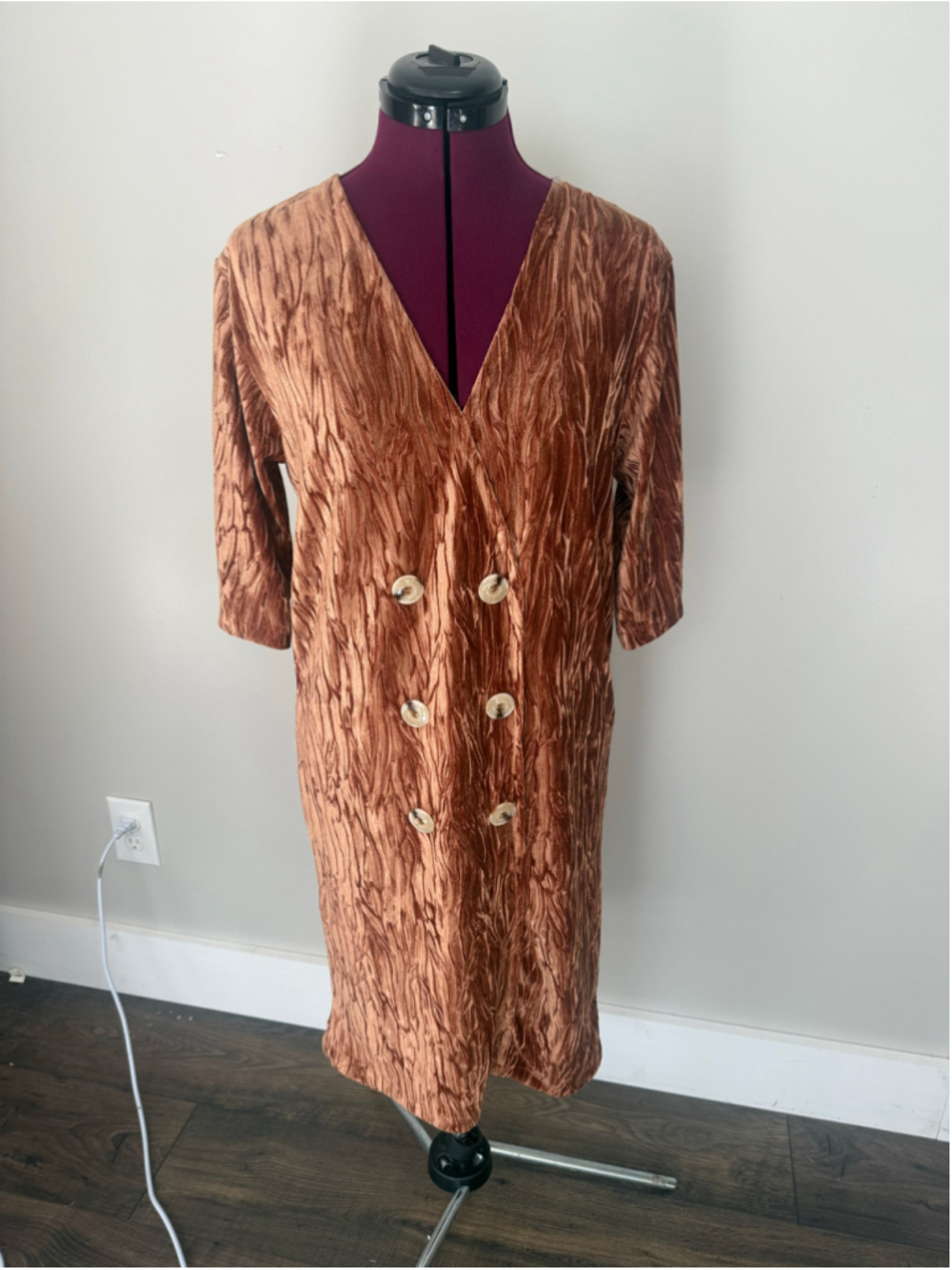 Women's Zara Midi Dress Size M Copper Textured V-Neck